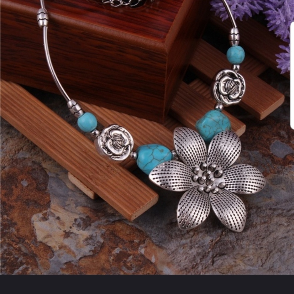 Necklace - Picture 2 of 2